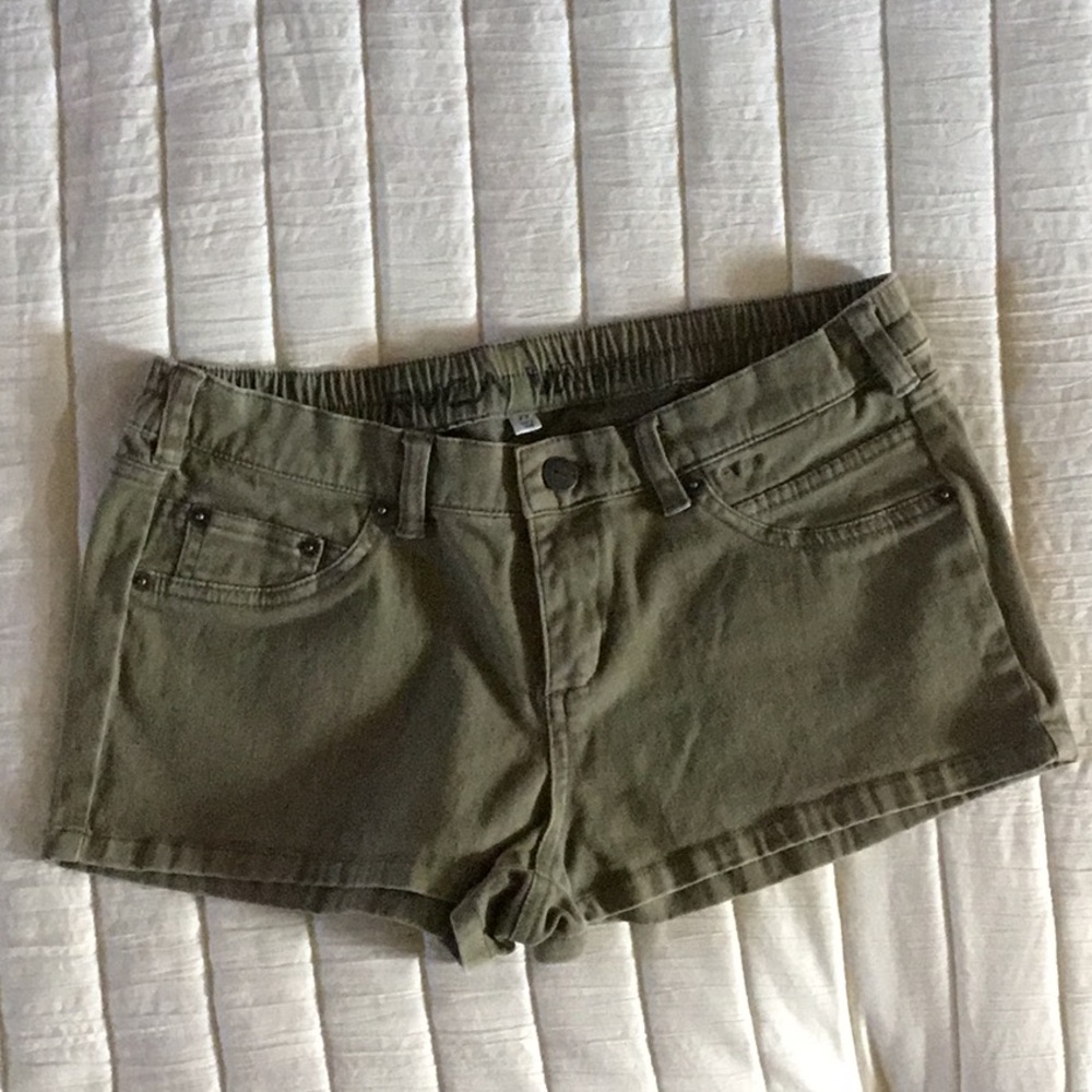 RVCA VA shorts, size 29